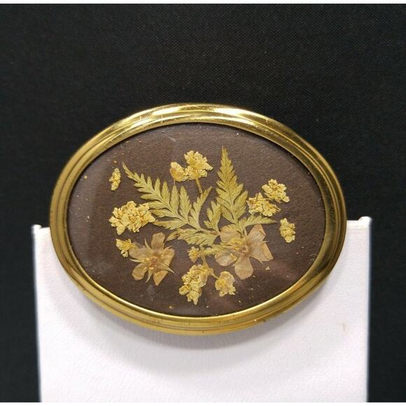 Vintage Pressed Flowers Brooch Read Flowers Plastic Cover Brown Background 1960s - Picture 3 of 7